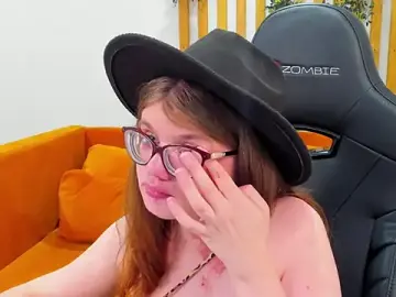 ChloeHalses  live sex cam