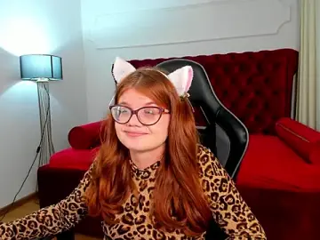 ChloeHalses  live sex cam