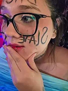 Laura_takint  live sex cam