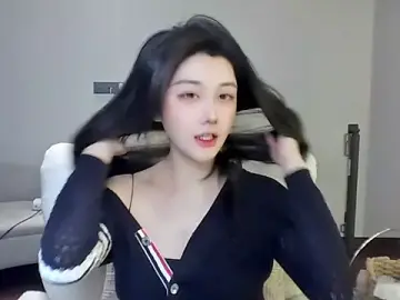 MedeLineayr  live sex cam
