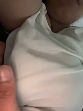Puka2001  live sex cam