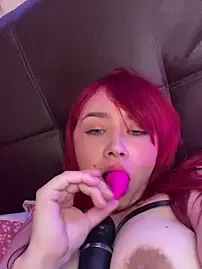 SweetLittleRed  live sex cam