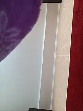 Kriss-Miss-Kiss  live sex cam
