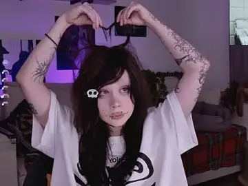 Lollyshy  live sex cam