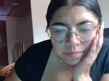 Viccky_vick  live sex cam