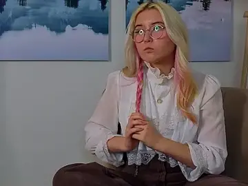 AraAstor  live sex cam