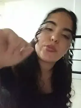 NicolleOverton  live sex cam