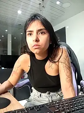 Sami-swan42  live sex cam