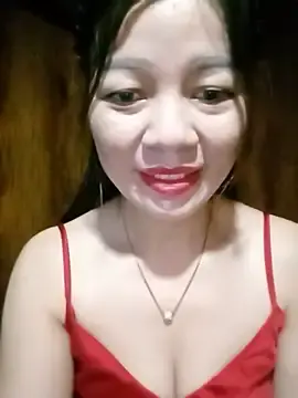 Yiyi102300  live sex cam