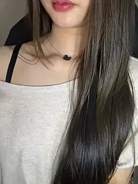 Yiyina_17  live sex cam
