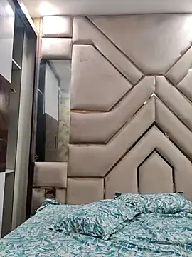 Hey-anamika  live sex cam