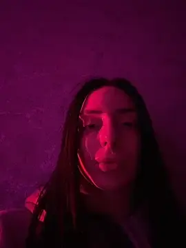 MishellKins  live sex cam