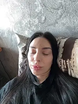 MishellKins  live sex cam