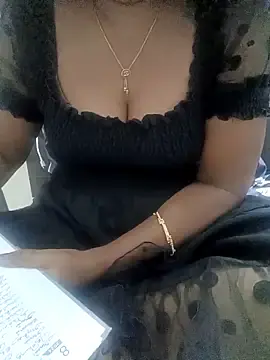 Tamil_Vishalini  live sex cam