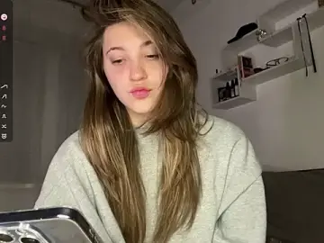 1Kellynaive  live sex cam