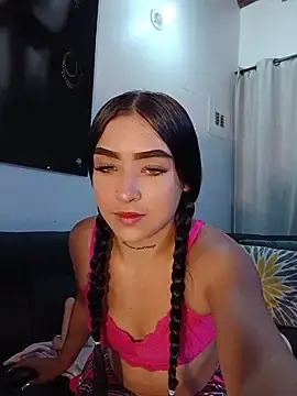 EmeraldMusee  live sex cam