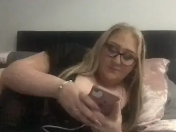 SexySallyxoxo  live sex cam
