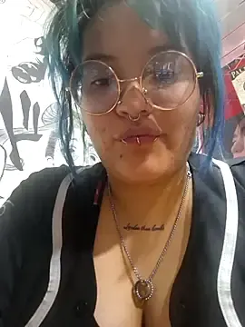 Lucky-leah  live sex cam