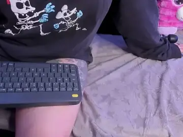Lucky-leah  live sex cam