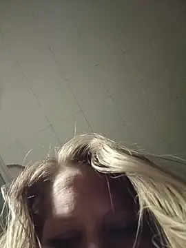 Cumonkatie  live sex cam