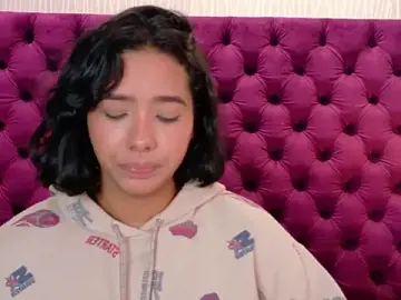 HilaryQueen_  live sex cam