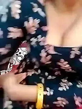 Radhika-Sinha  live sex cam