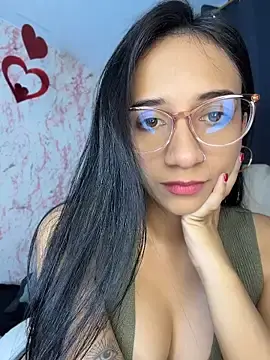 UrNewFantasy  live sex cam