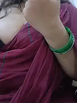Catchybusty01  live sex cam