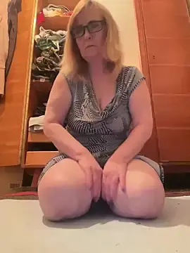 Irina2909@xh  live sex cam