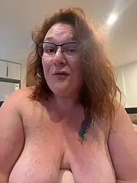 Petitelionne1  live sex cam
