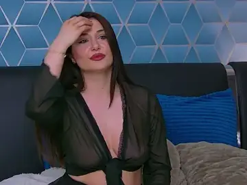 KassieWeins  live sex cam