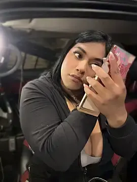 Nahomy-fire  live sex cam