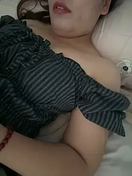 Nhinhi_bb  live sex cam