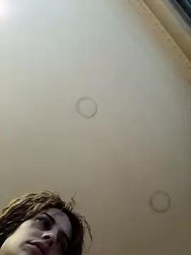 WhiTEChocOlaTE23  live sex cam