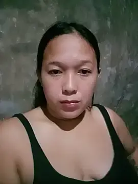 Urwomaninlove  live sex cam