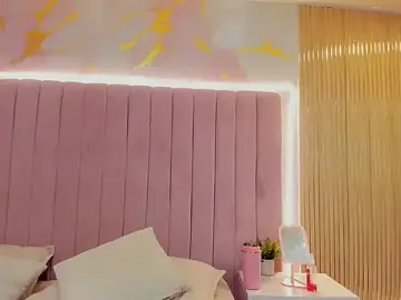 NaiaSanders  live sex cam