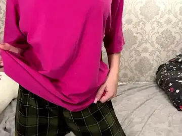 Nikatin  live sex cam