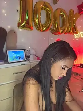 AlisonHoot69  live sex cam