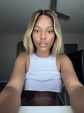 Bettyboop098  live sex cam