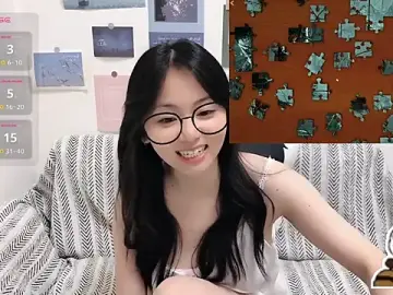 LiLiYbaby  live sex cam