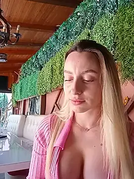 AlexisWhit  live sex cam