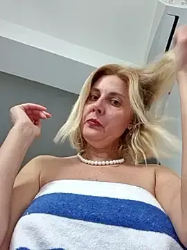 Amelia9798  live sex cam