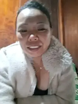 Bini-ll  live sex cam