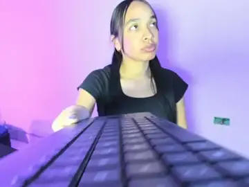 Teenssweet18  live sex cam