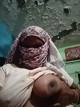 AadikiAunty  live sex cam