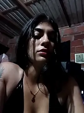Lunatica321  live sex cam