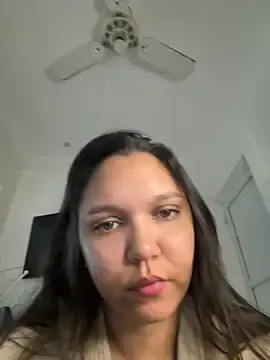 Bibizinhanif  live sex cam