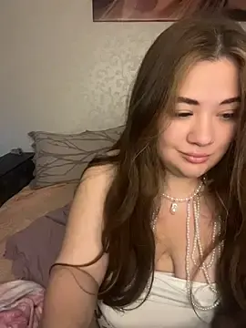 Bigass_kiss  live sex cam