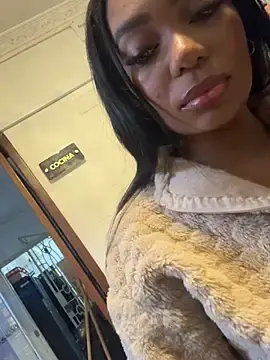 MiaDiamod  live sex cam