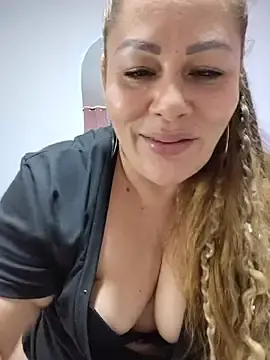 SluttyMilf79  live sex cam
